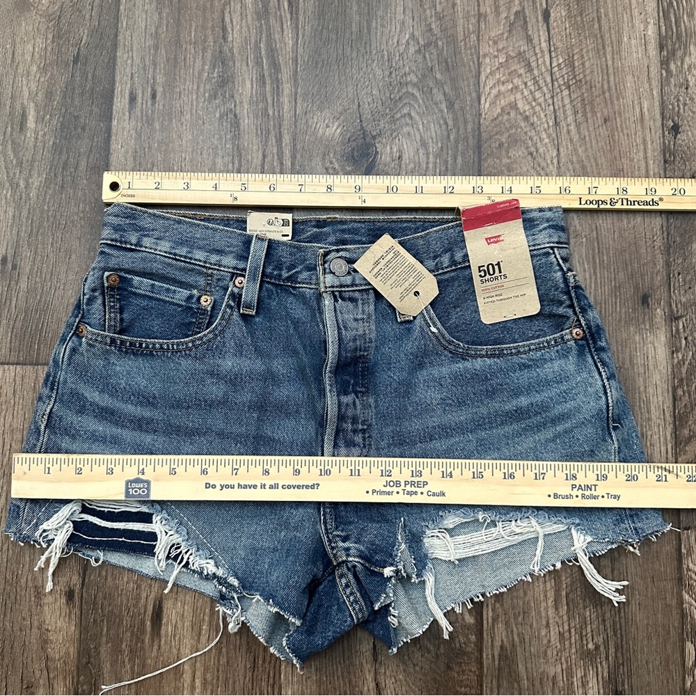 Levi's 501 Button 100% Cotton Cutoff Jean Denim Shorts Women’s Size 30 - Picture 6 of 10